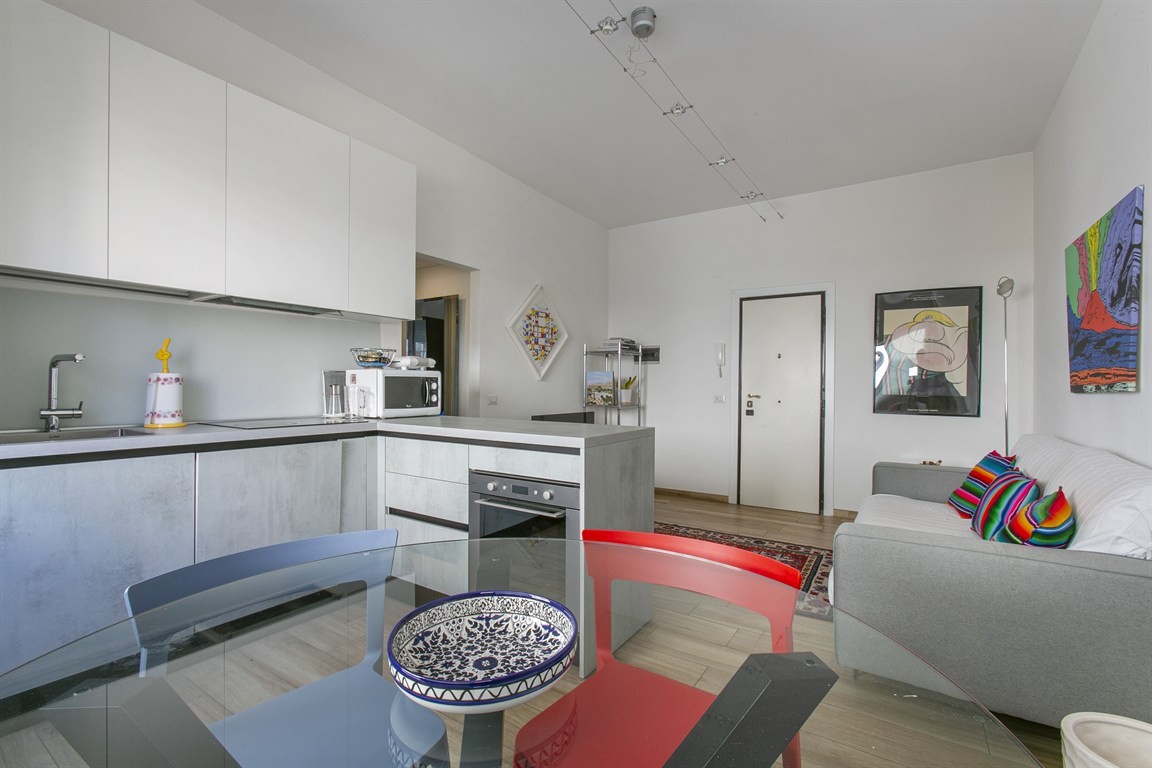 BILOCALE ADIACENTE METRO B - CONTRATTO TRANSITORIO