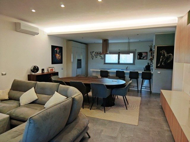 APPARTAMENTO OTTIMO STATO 5 LOCALI, VIA SARDIGLIANO ROMA