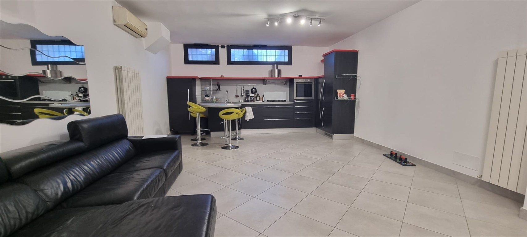 Villino indipendente 3 livelli con box