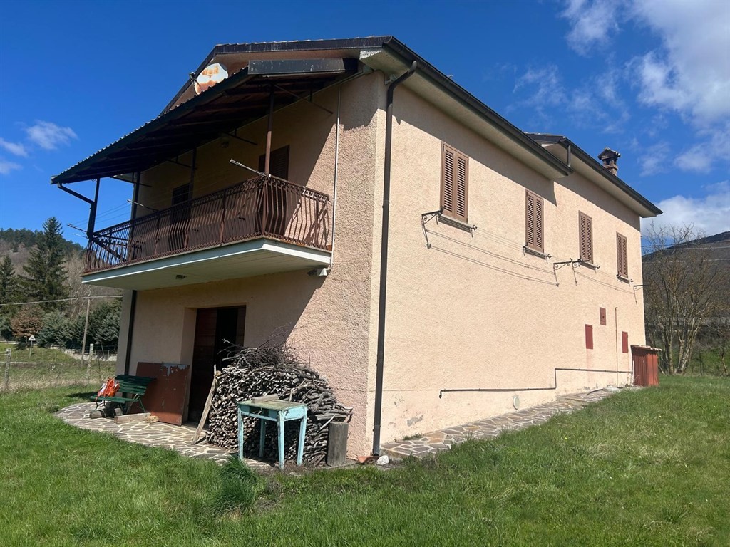 Leonessa/ Vallunga MQ 220 + MQ 17.000 terreno seminativo