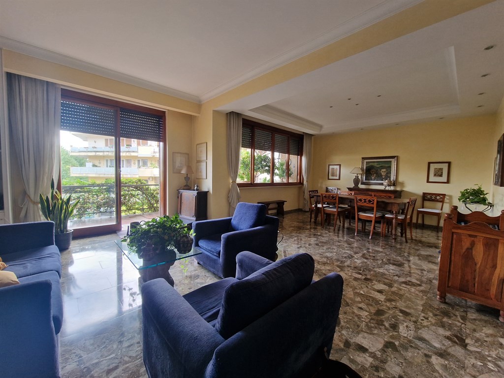 VIA NEMEA - 5 LOCALI + TERRAZZO + POSTO AUTO + CANTINA