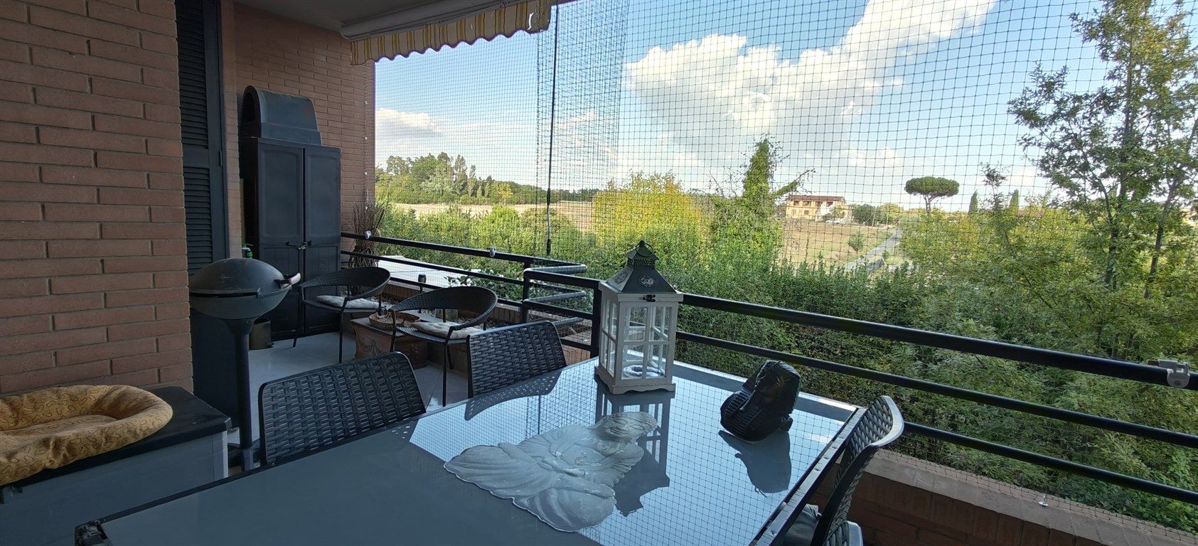 Appartamento con terrazza finemente ristrutturato